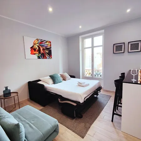 Le Coq Charlene - Monaco A 50m - New Beausoleil